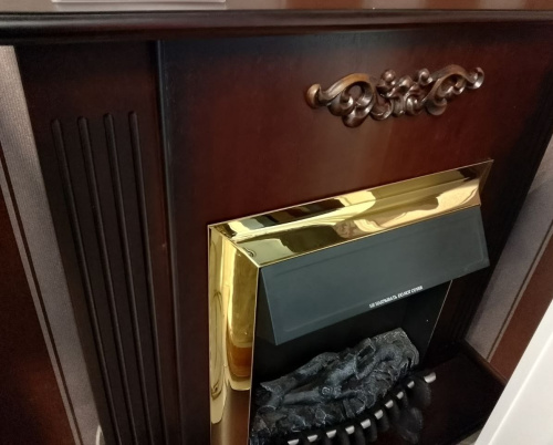 Комплект Портал Royal Flame Ламсден (Lumsden) STD махагон коричневый антик + Очаг Royal Flame Фобос (Fobos) FX M Черный (Black)